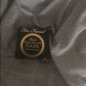 Milk chocolate bronzer